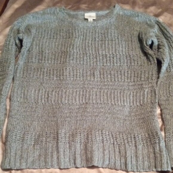 Medium St. Johns Bay Gray Sweater - Picture 1 of 5